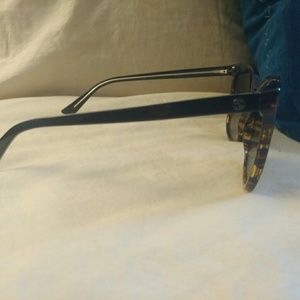 Gucci Accessories - Gucci sunglasses Gucci Accessories - Gucci sunglasses